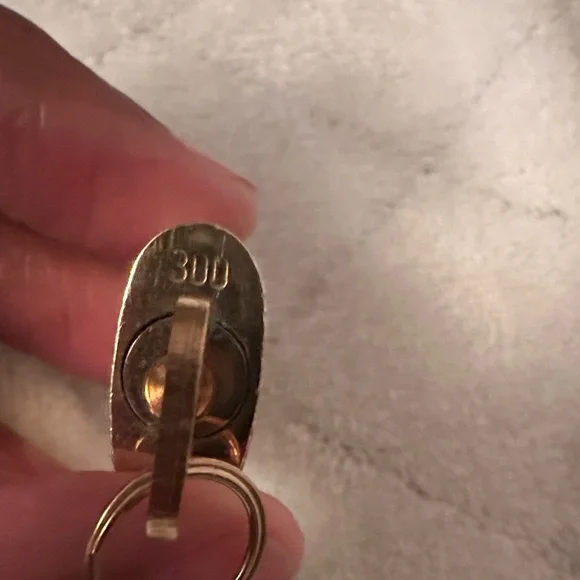 Louis Vuitton Lock and Key-300 - Picture 3 of 4